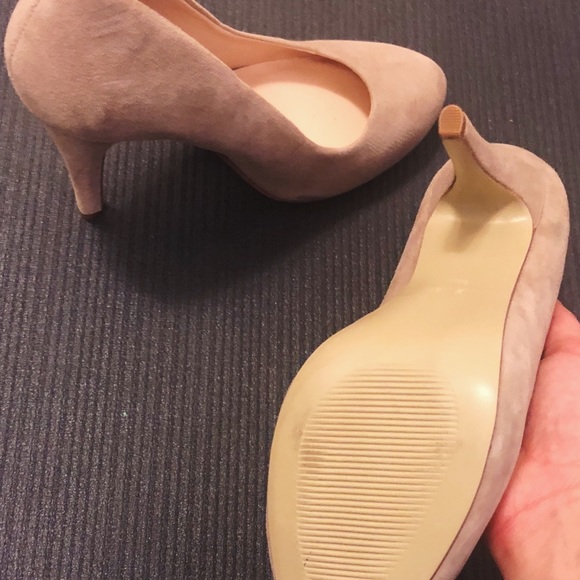 Nude Velvet Pumps - Picture 2 of 6
